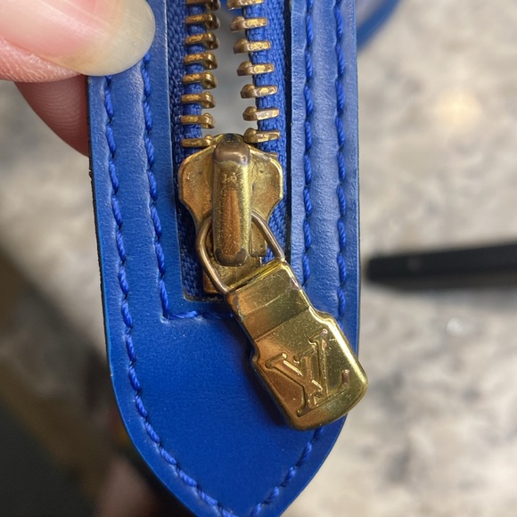 Louis Vuitton LV Hand Bag Saint Jaques - Blue Epi - Picture 6 of 12